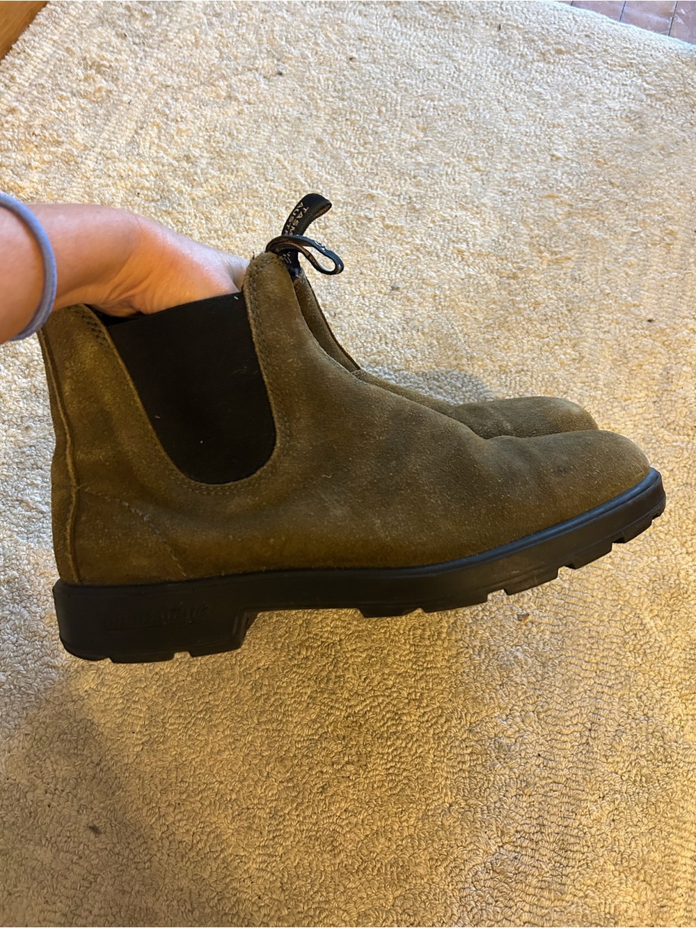 Blundstone Men’s 9.5 Olive Green Suede Chelsea Ankle Boots